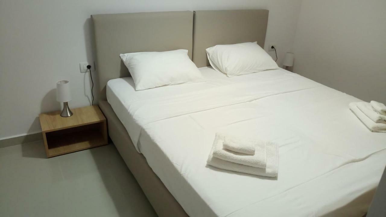 Heraklion Airport Family Lux Apartment ภายนอก รูปภาพ