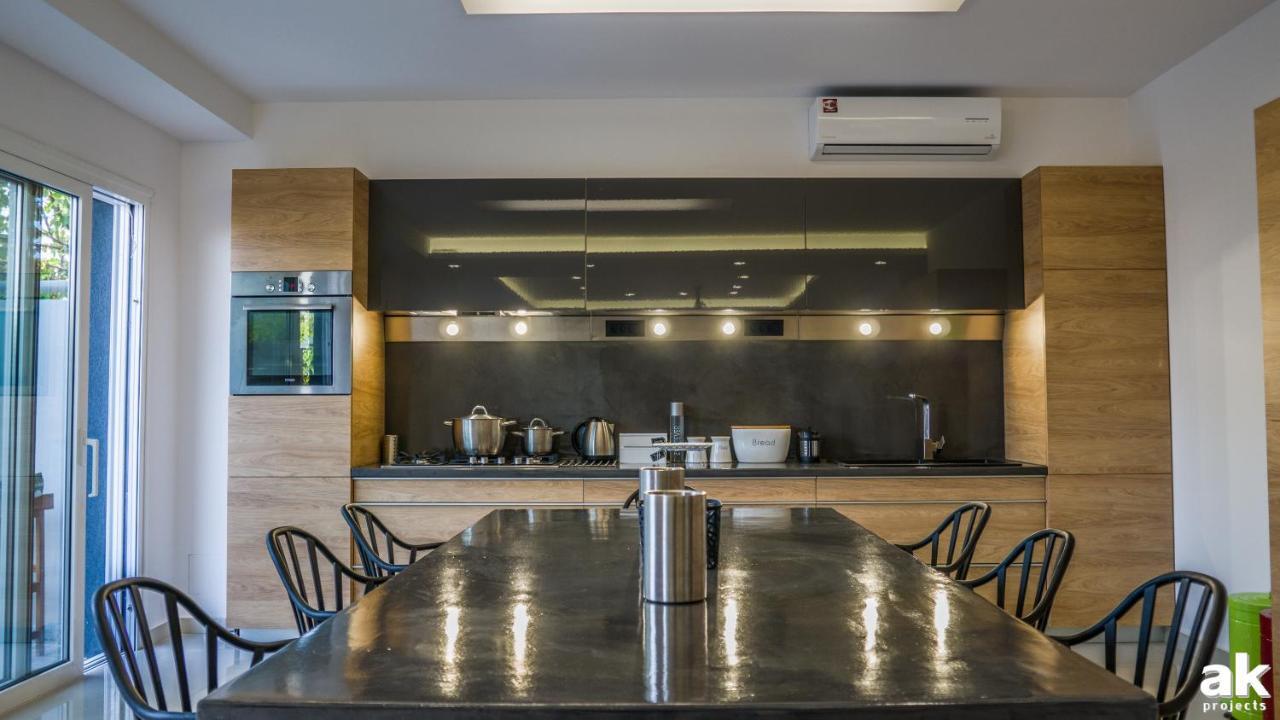 Heraklion Airport Family Lux Apartment ภายนอก รูปภาพ