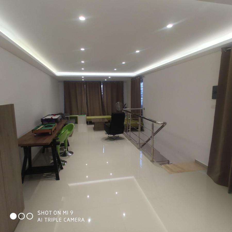 Heraklion Airport Family Lux Apartment ภายนอก รูปภาพ