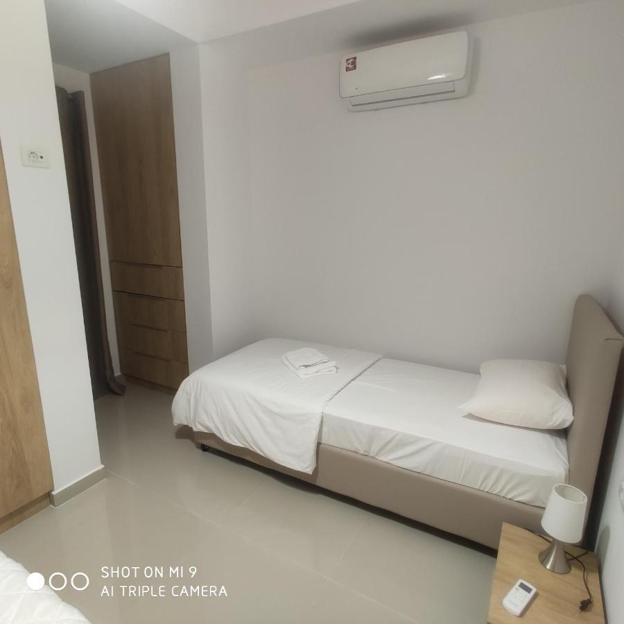 Heraklion Airport Family Lux Apartment ภายนอก รูปภาพ